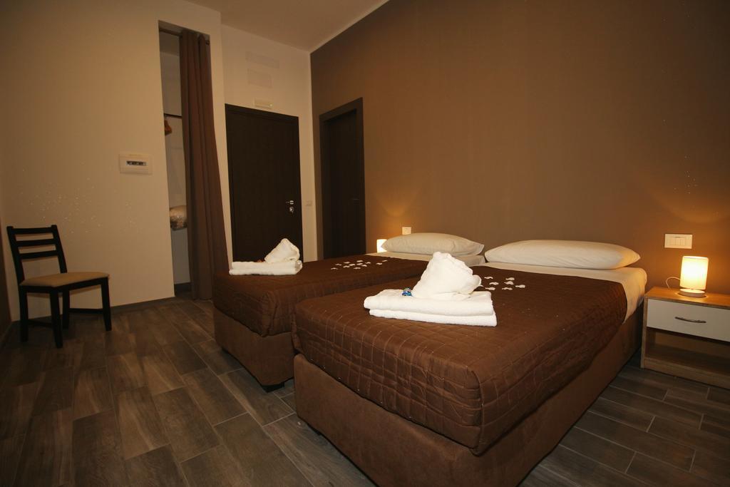 Mi.Ro Rooms Рим Экстерьер фото