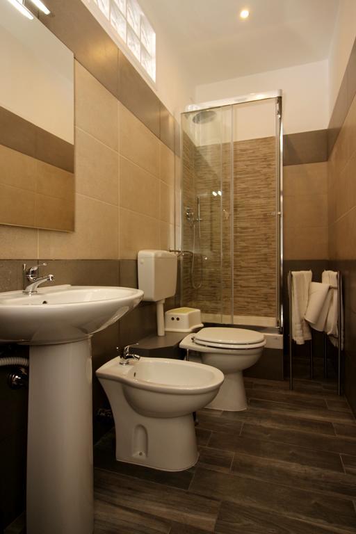 Mi.Ro Rooms Рим Экстерьер фото